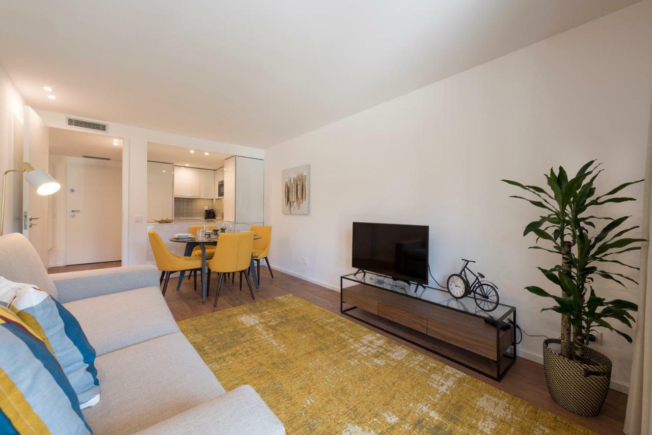Lovelystay - Downtown Balcony Apartment With Free Parking 波尔图 外观 照片