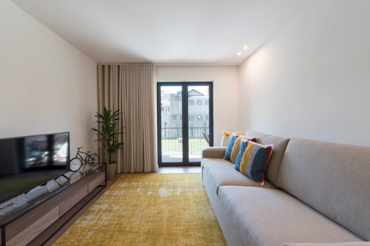 Lovelystay - Downtown Balcony Apartment With Free Parking 波尔图 外观 照片